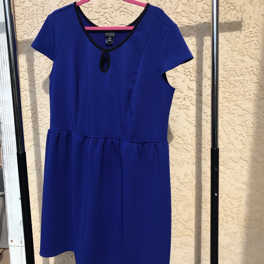 Blue Dress - Picture 1 of 7